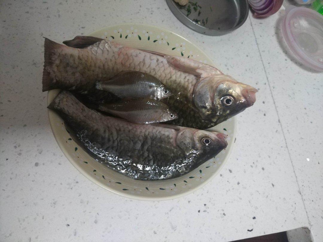 红烧鲫鱼