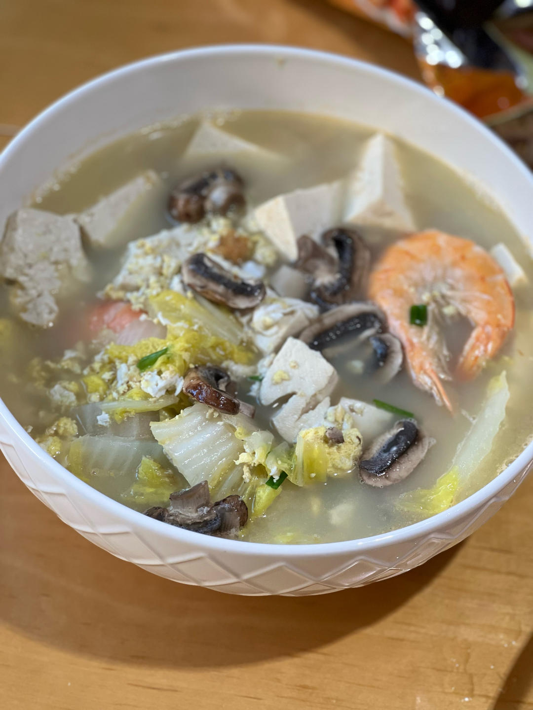 蘑菇虾仁豆腐汤