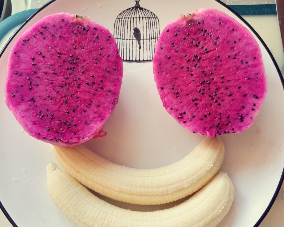 火龙果香蕉奶昔