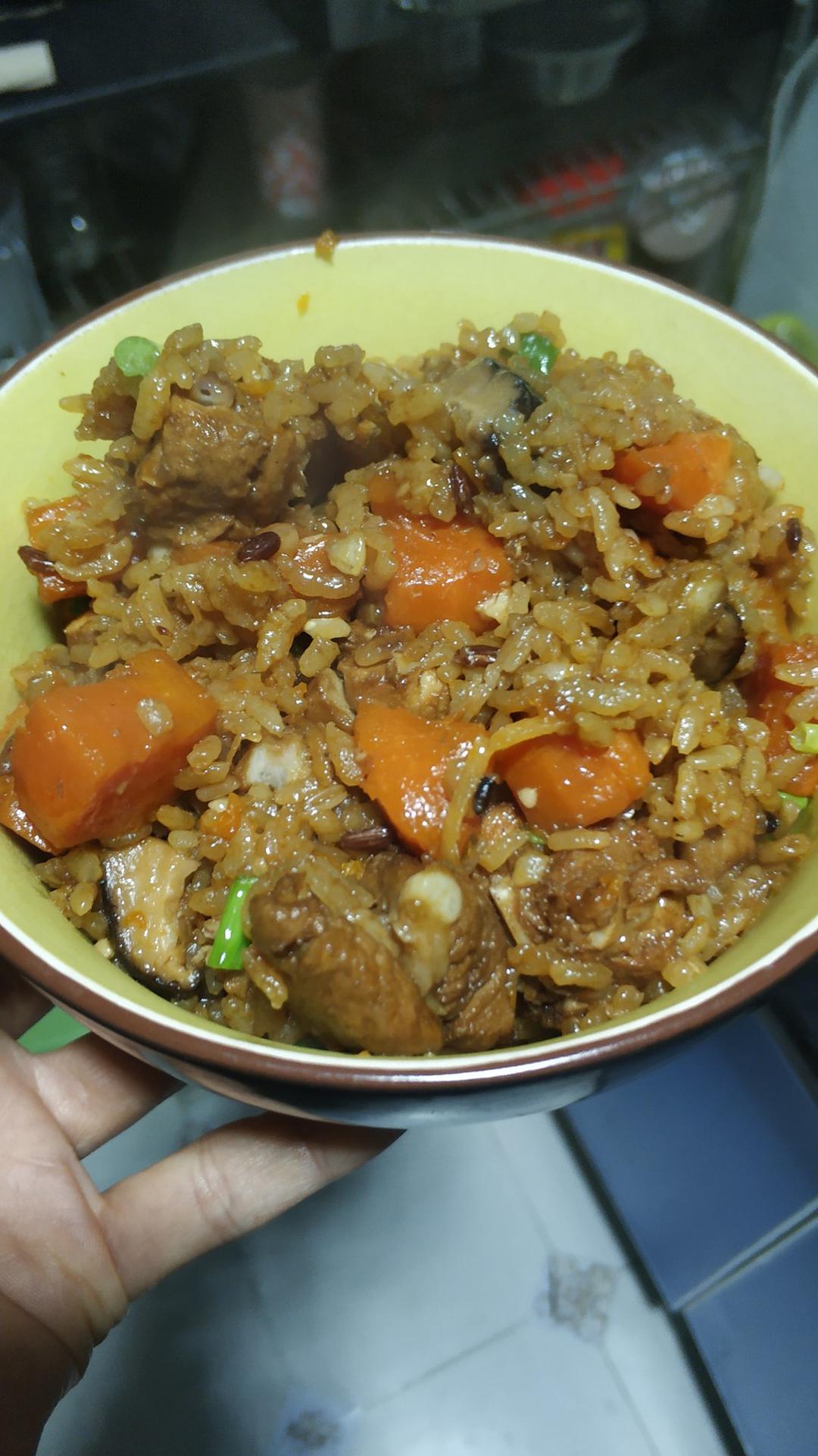 喷香排骨焖饭（爆好吃）