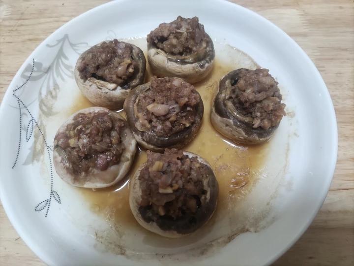 口蘑塞肉 五分钟用微波炉就能做