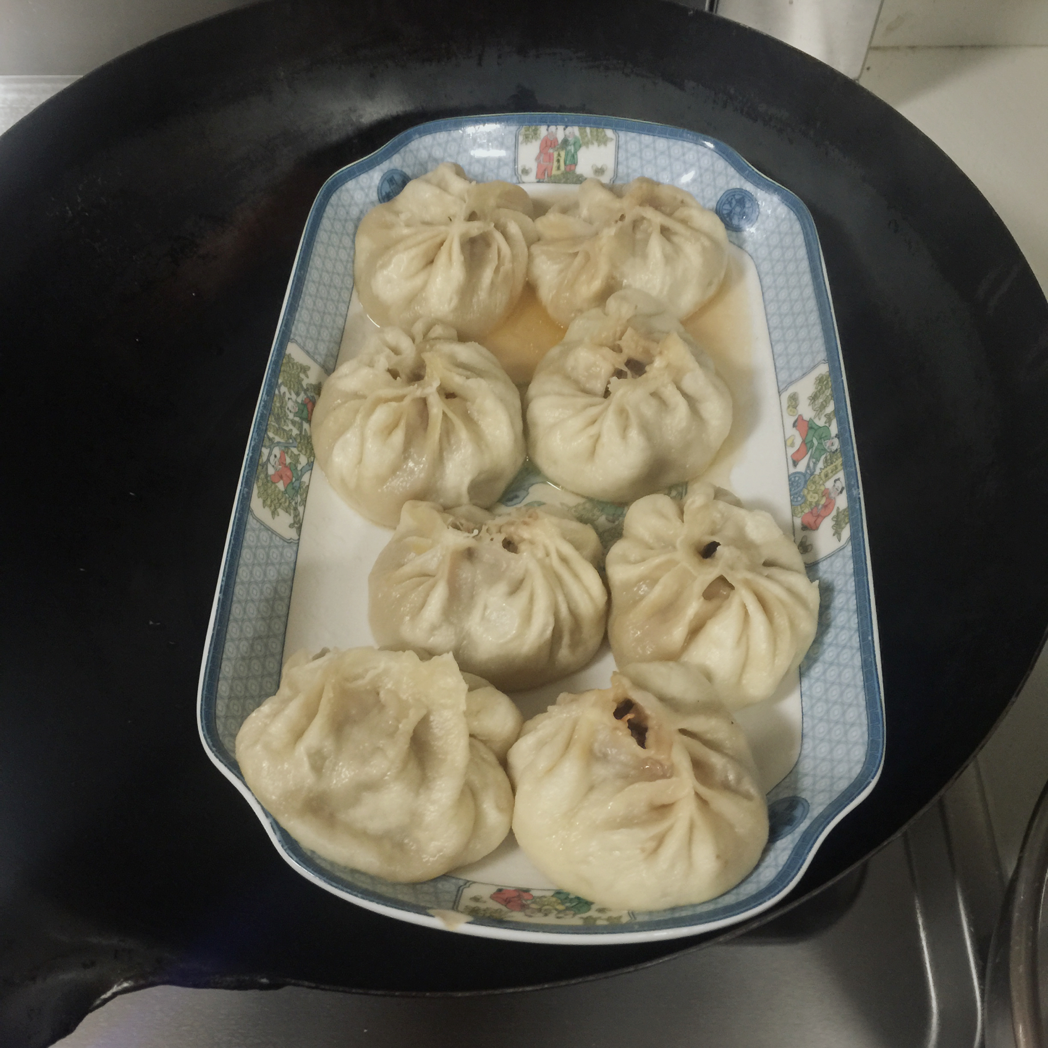 鲜美多汁的洋葱牛肉包子