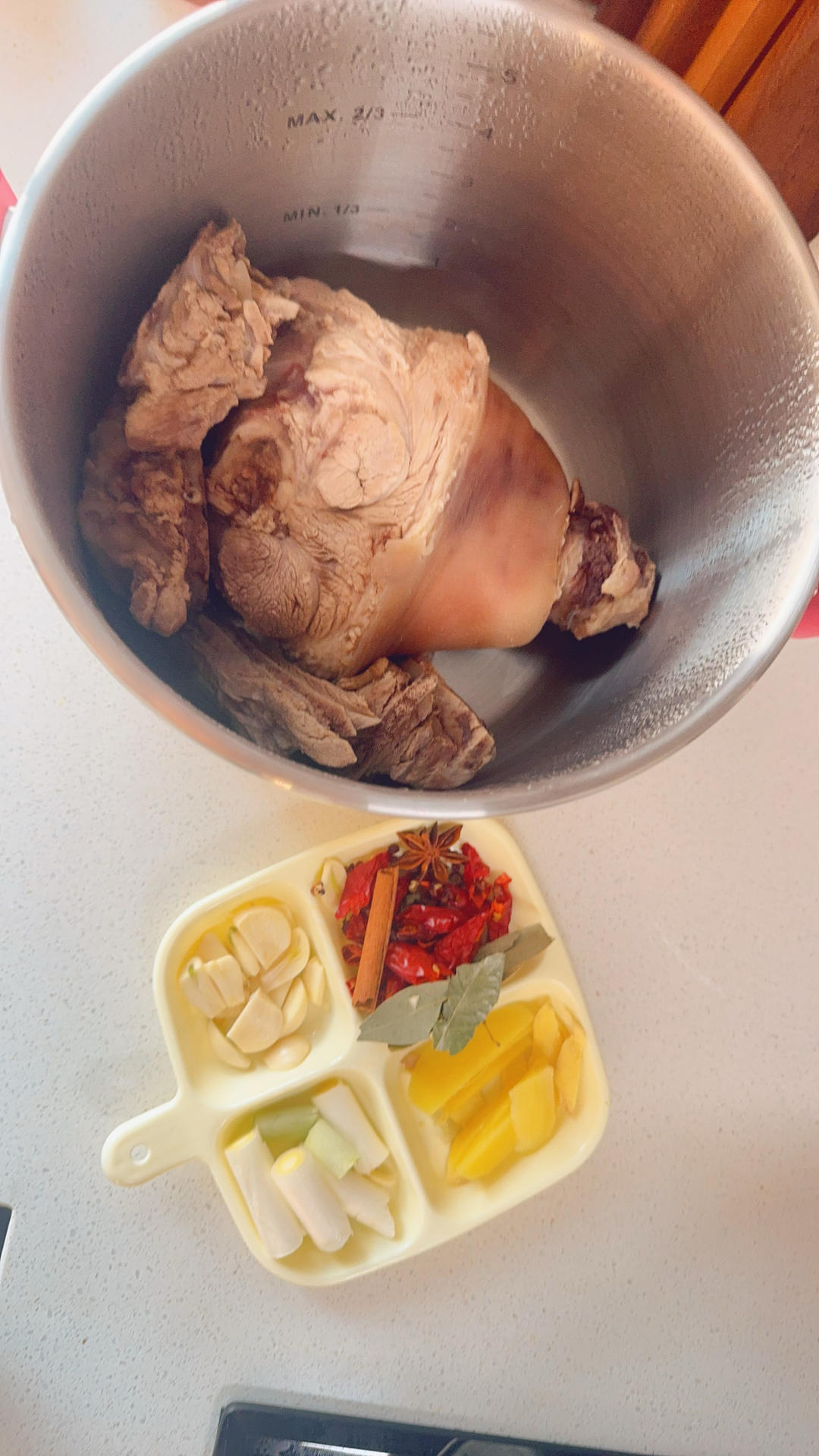 【红烧肘子】（家庭版卤蹄膀）