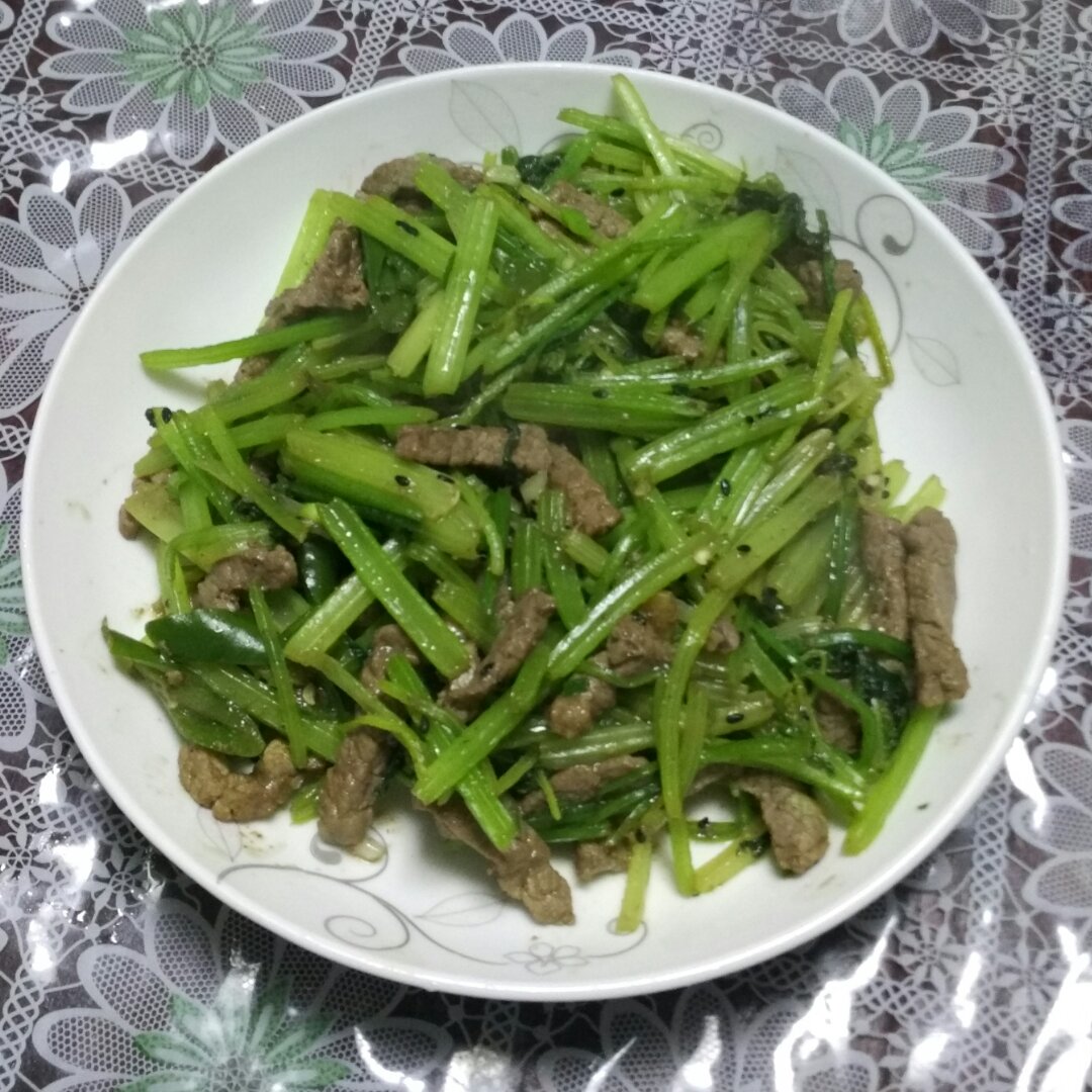 芹菜炒牛肉