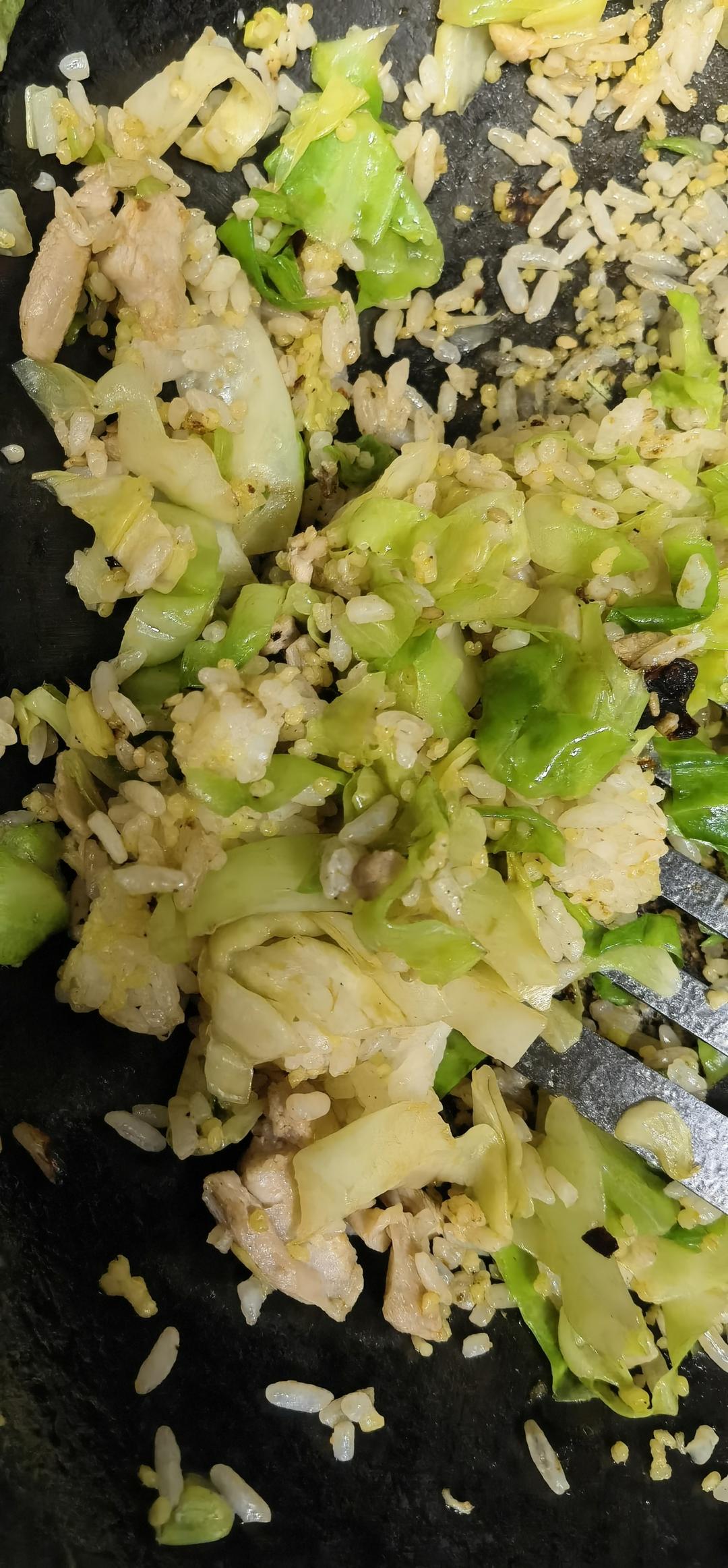 包菜鸡丝炒饭——甘甜咸香