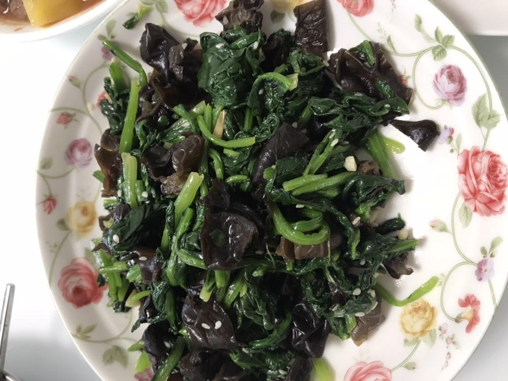 凉拌菠菜