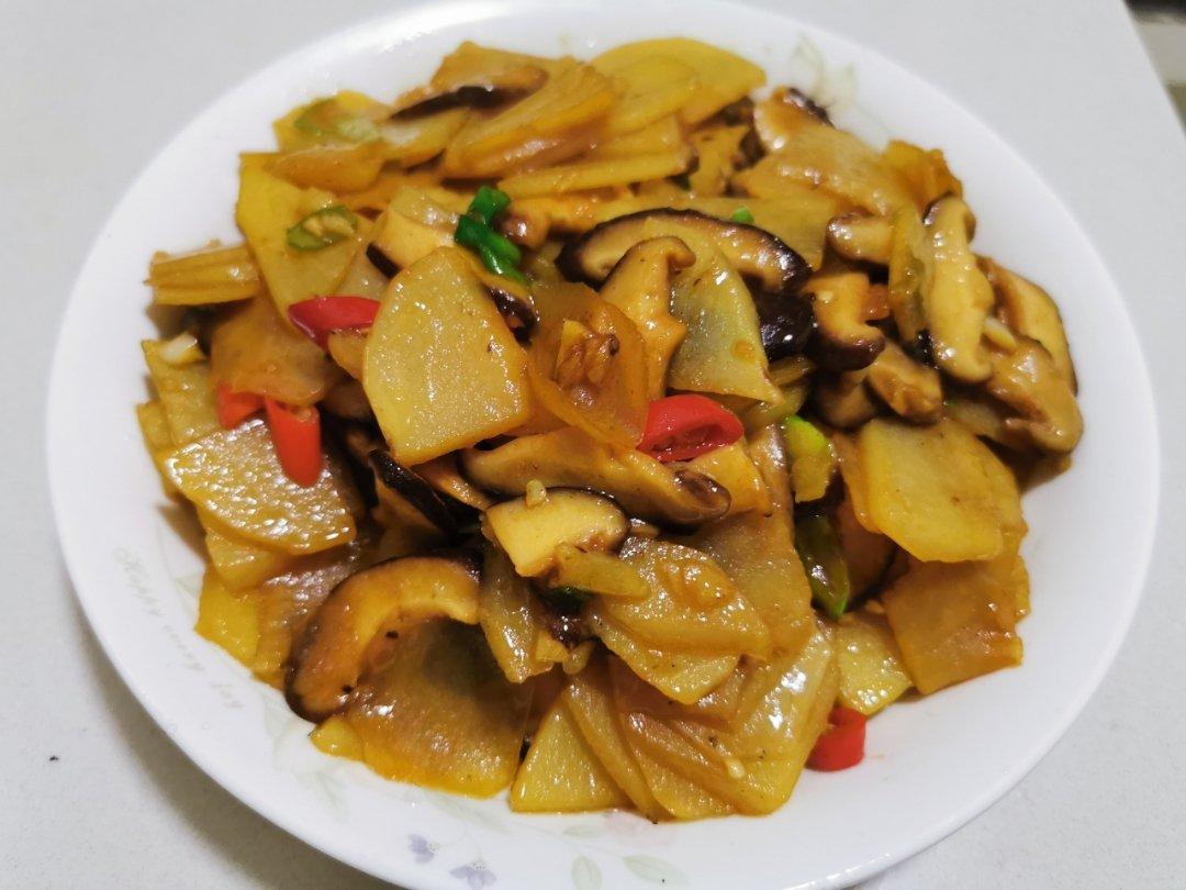 腊肠香菇土豆片