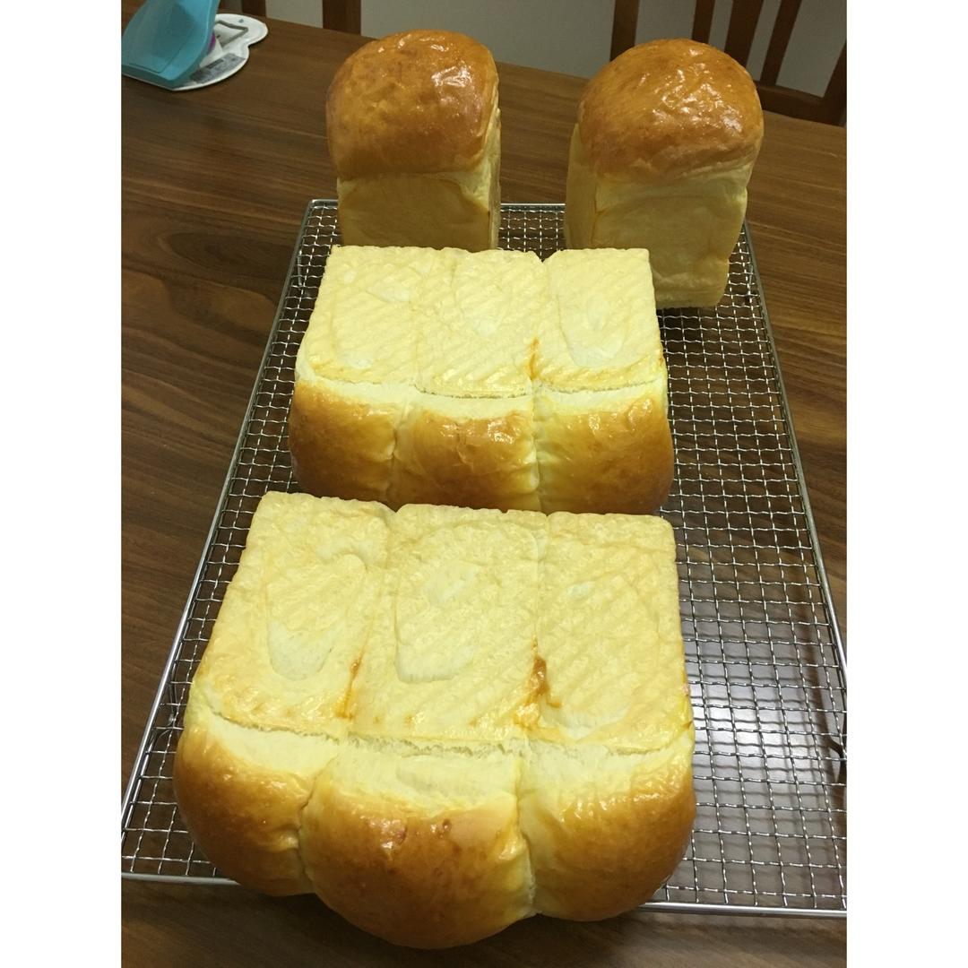 牛奶面包吐司