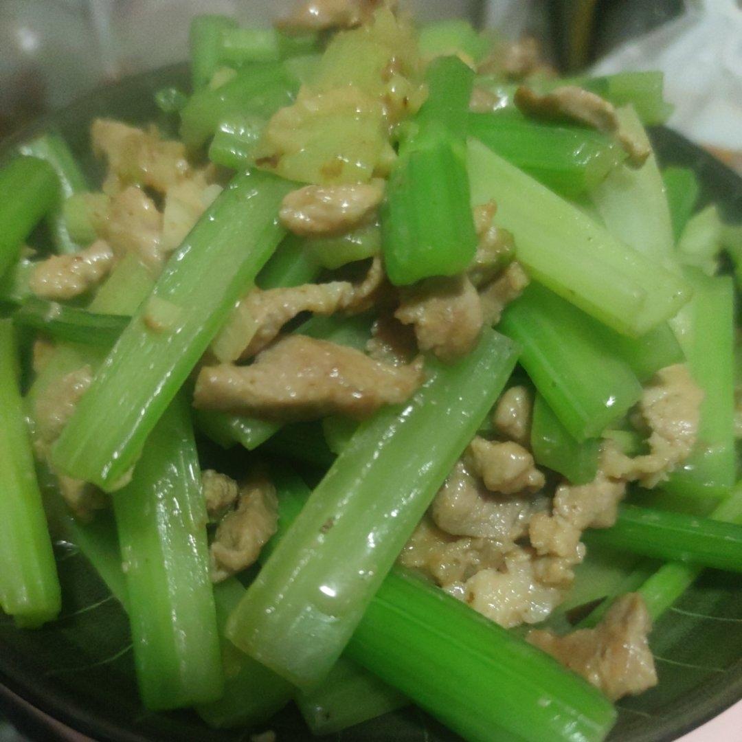 下饭芹菜炒肉