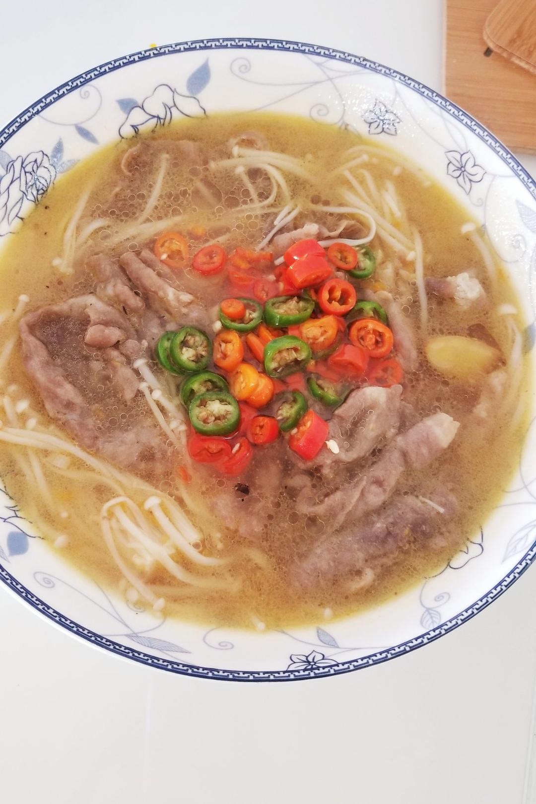 酸汤肥牛