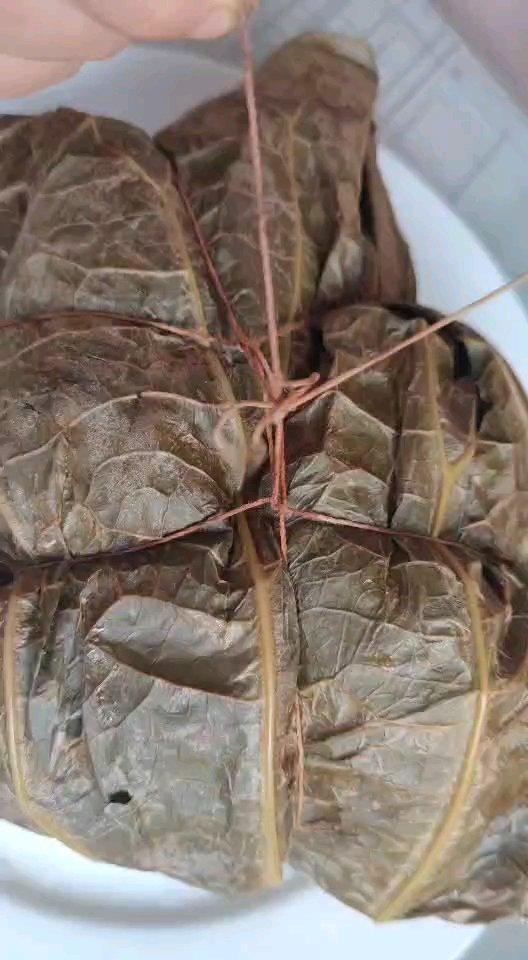 鲜嫩多汁荷叶鸡