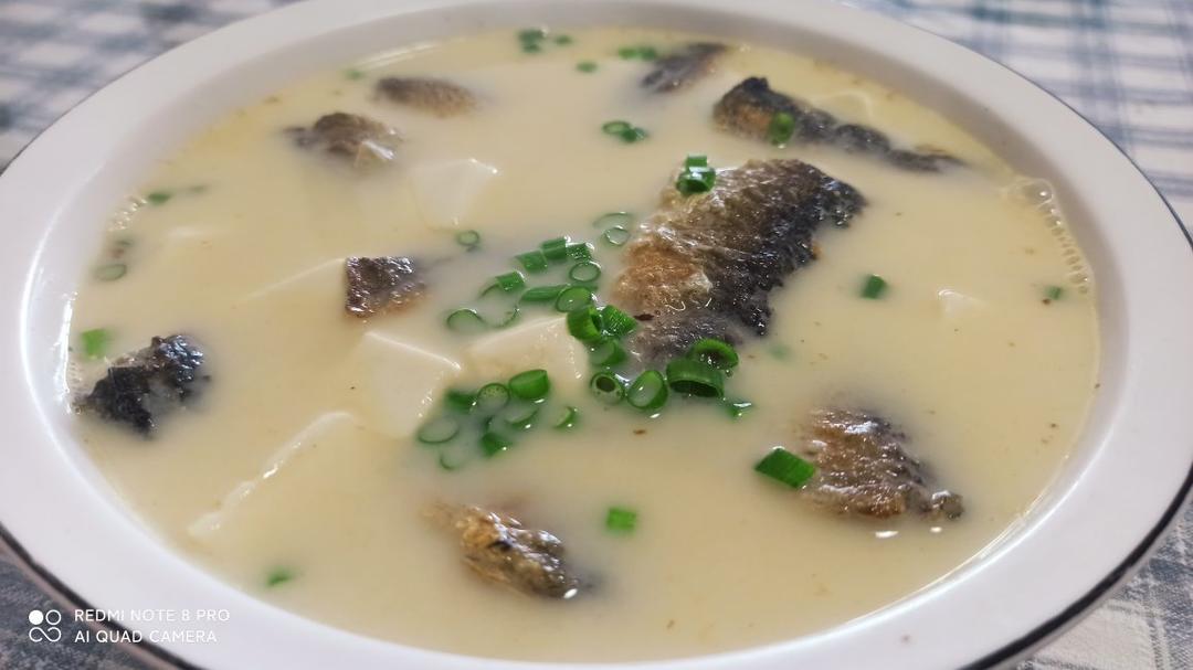 鲫鱼豆腐汤