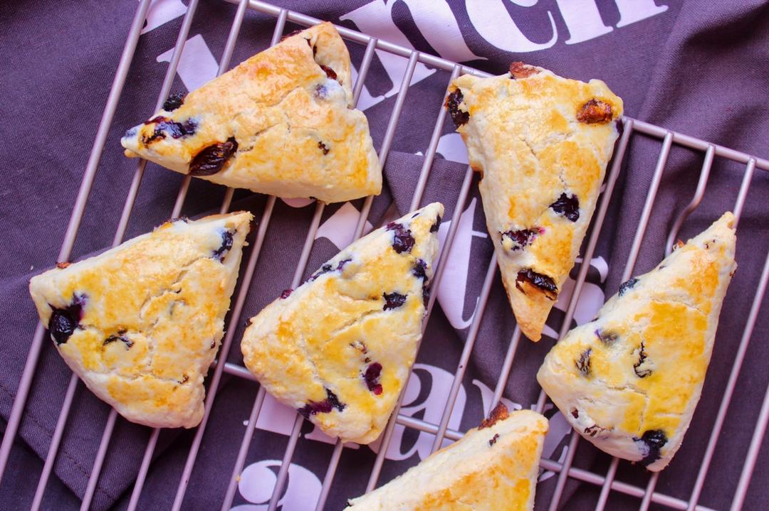 爆浆蓝莓司康Blueberry Explosion Scone