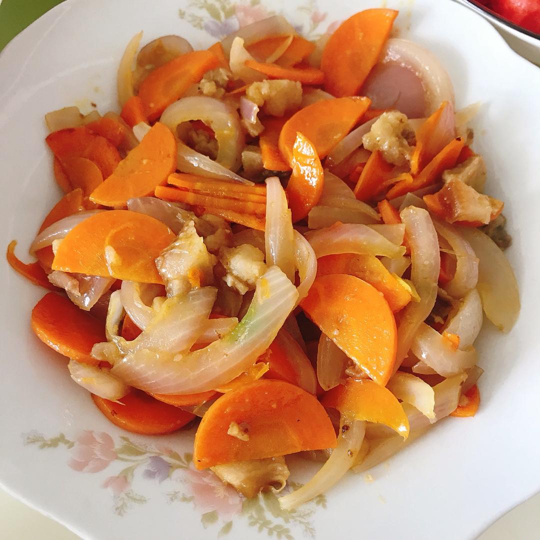 糖霜cornflower做的朴素的胡萝卜炒洋葱