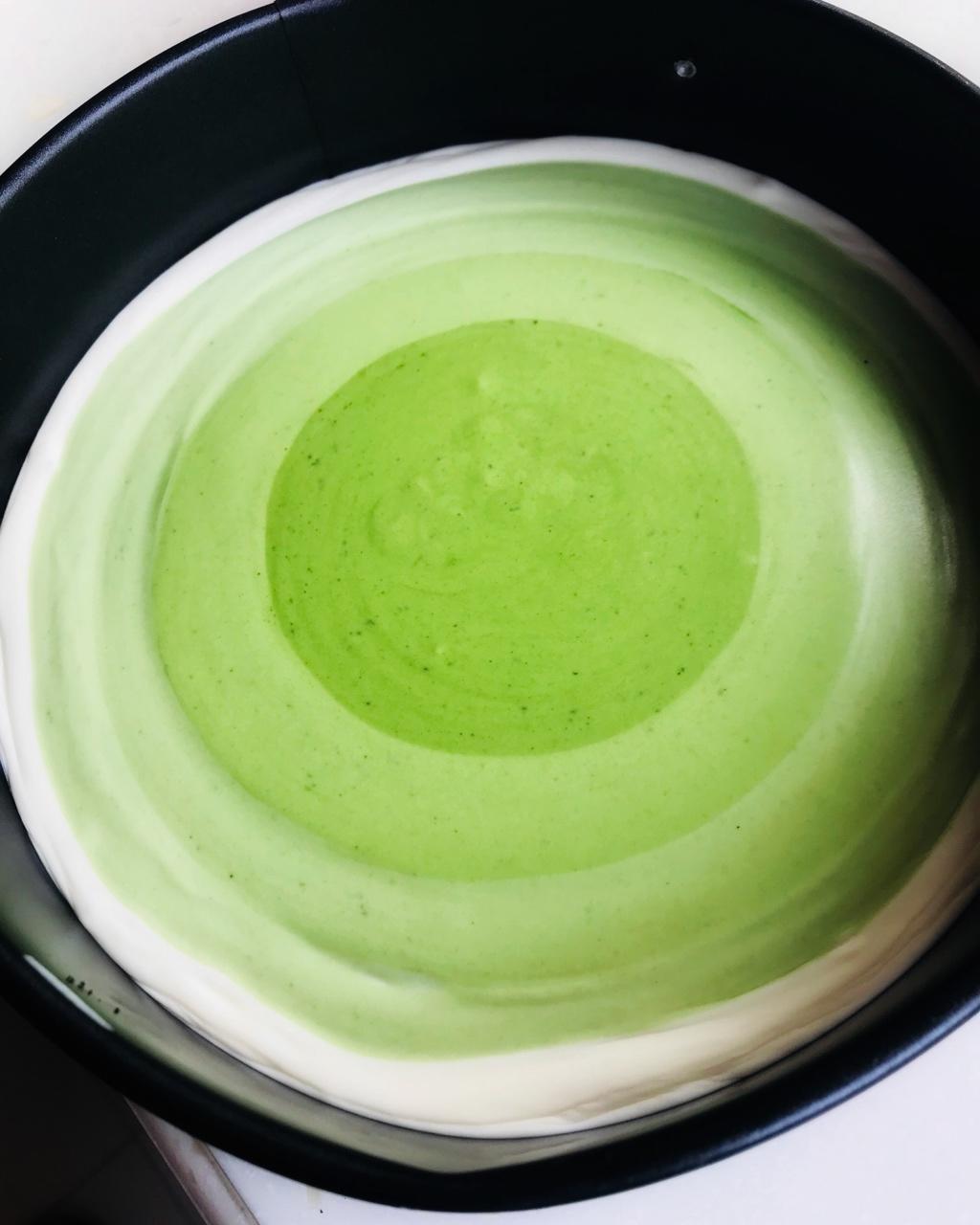 渐变抹茶慕斯蛋糕：我Amanda带着既美又作的抹茶甜点又来了！【曼食慢语】
