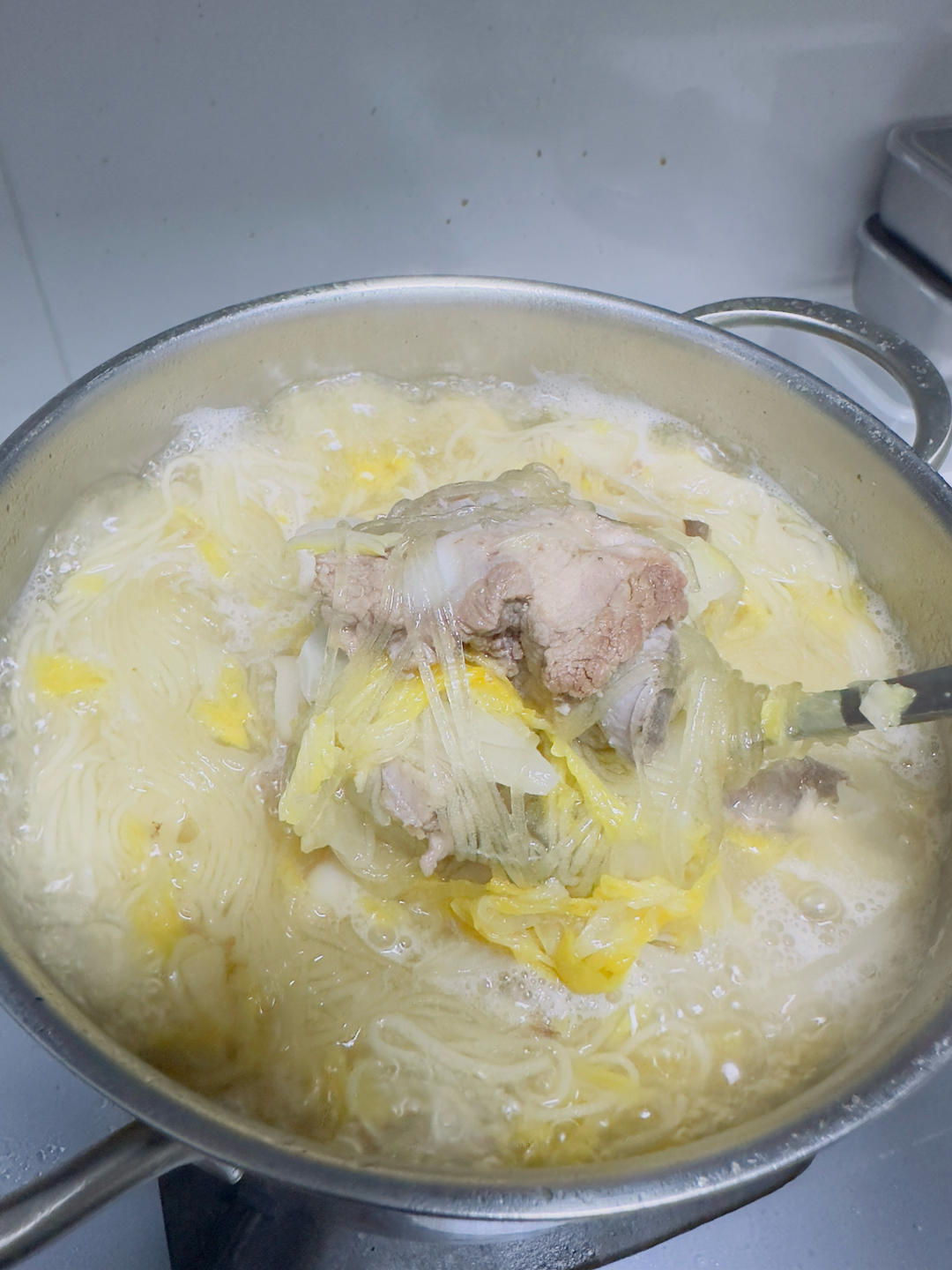 东北酸菜炖排骨