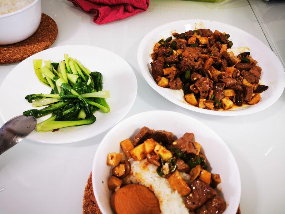 【黑椒杏鲍菇牛肉粒】