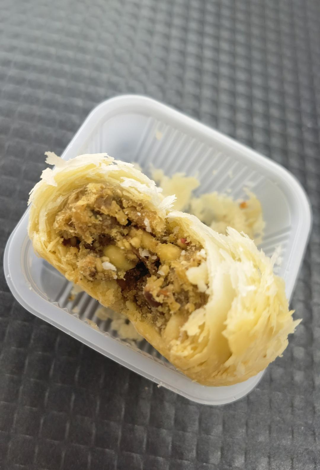 外酥里软，酥到掉渣的中式酥皮点心，爆好吃