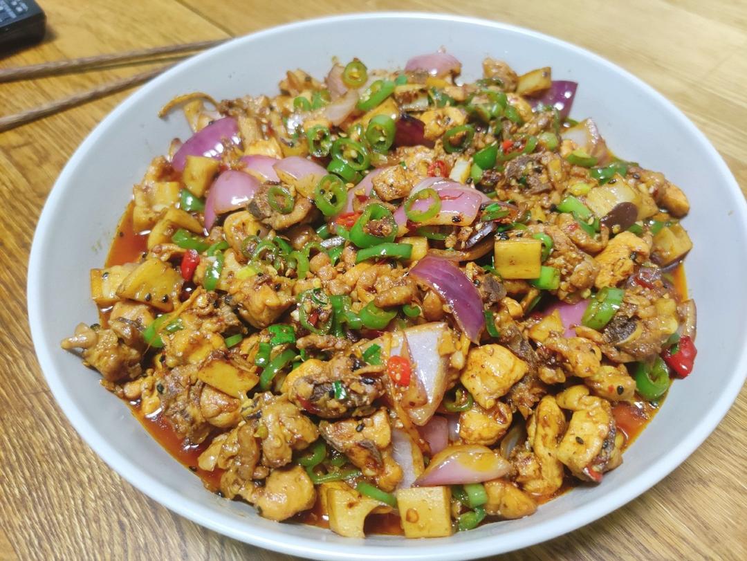 好吃到配料都不剩的～川味小煎鸡