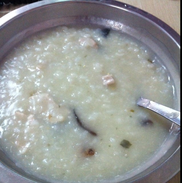 咸瘦肉皮蛋粥