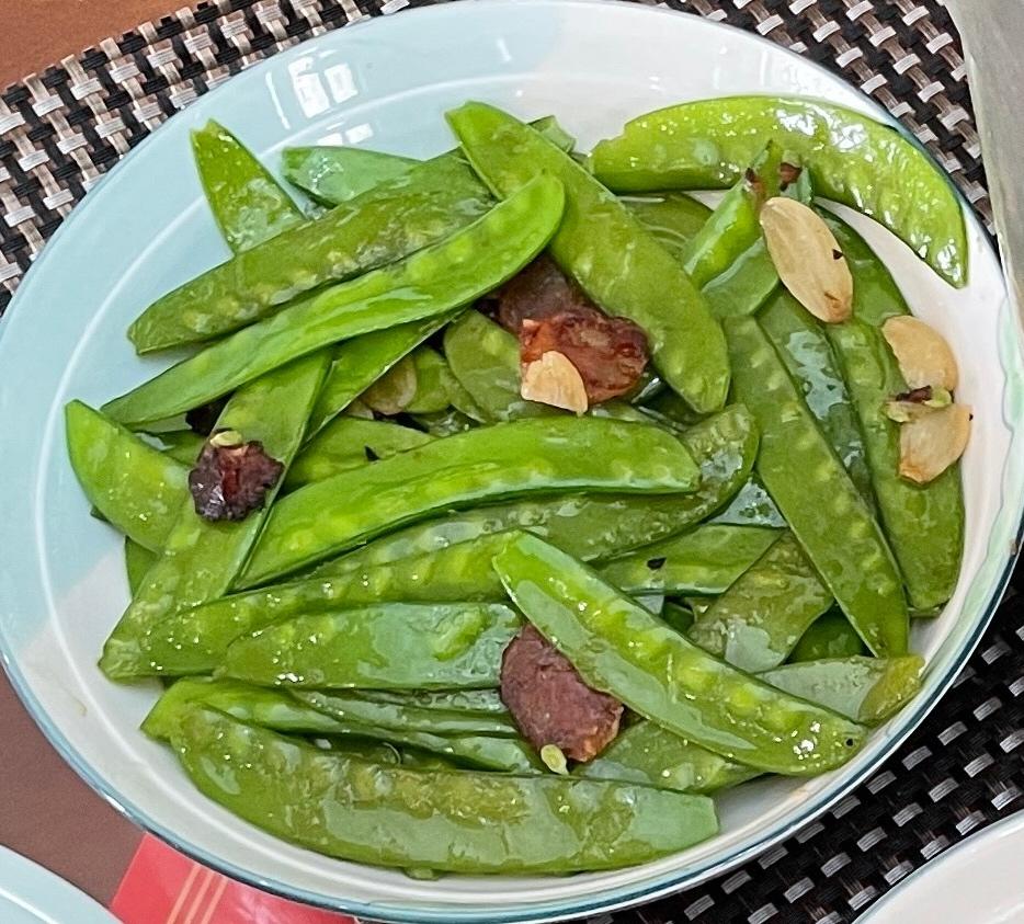 超脆爽的荷兰豆炒香肠