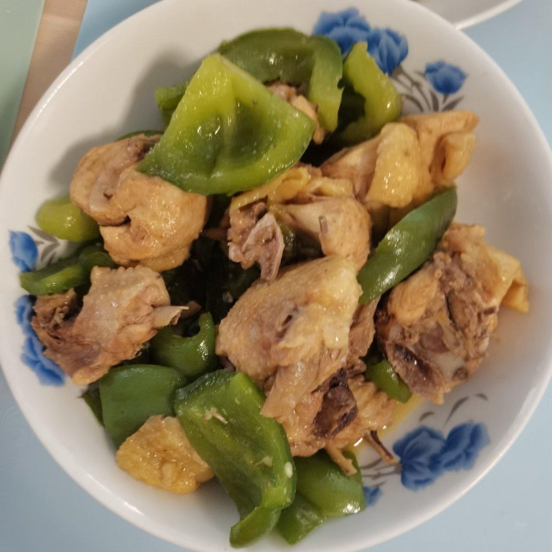 红烧鸡块 大盘鸡 青椒炒鸡做法