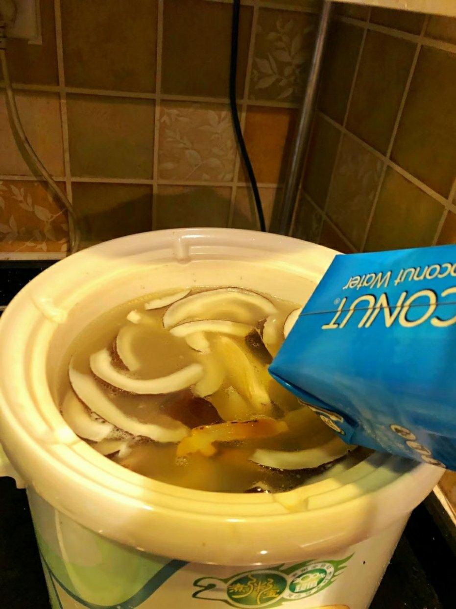 超好喝的花胶椰子鸡汤