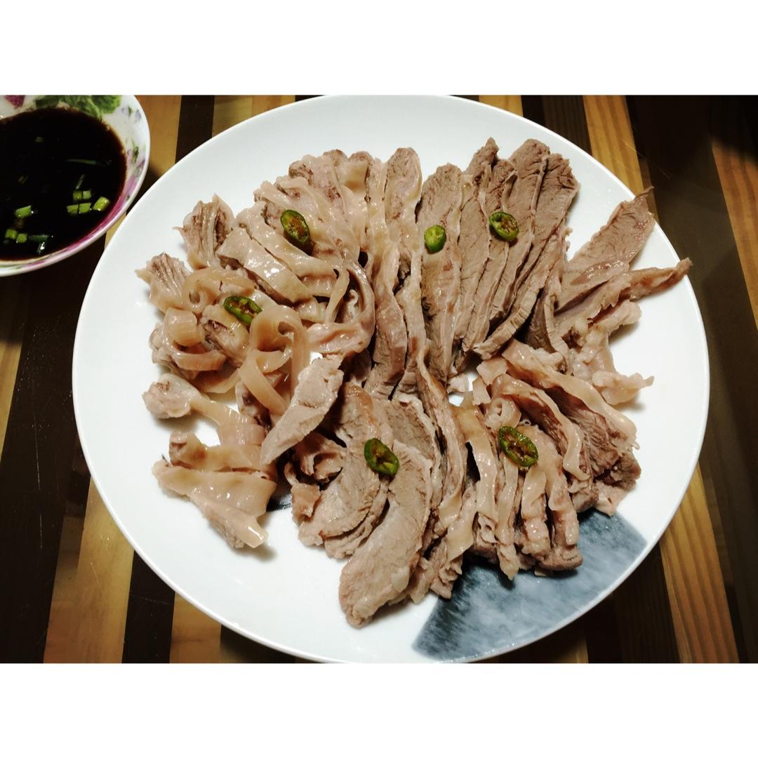 怡然一一分享作品晚餐612016年10月15日白灼罗汉肉,醮辣椒酱汁.