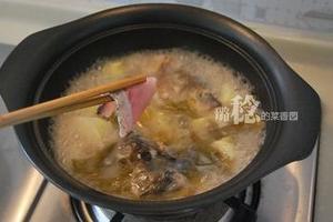 泡菜芋儿鱼头煲的做法 步骤9