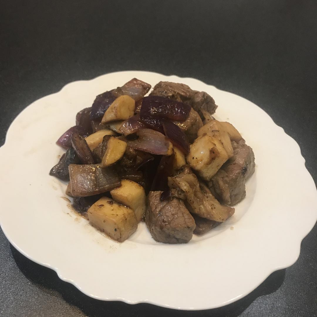 杏鲍菇黑胡椒牛肉粒