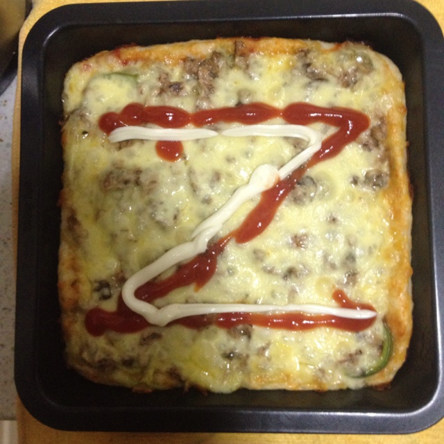 脆底金枪鱼披萨