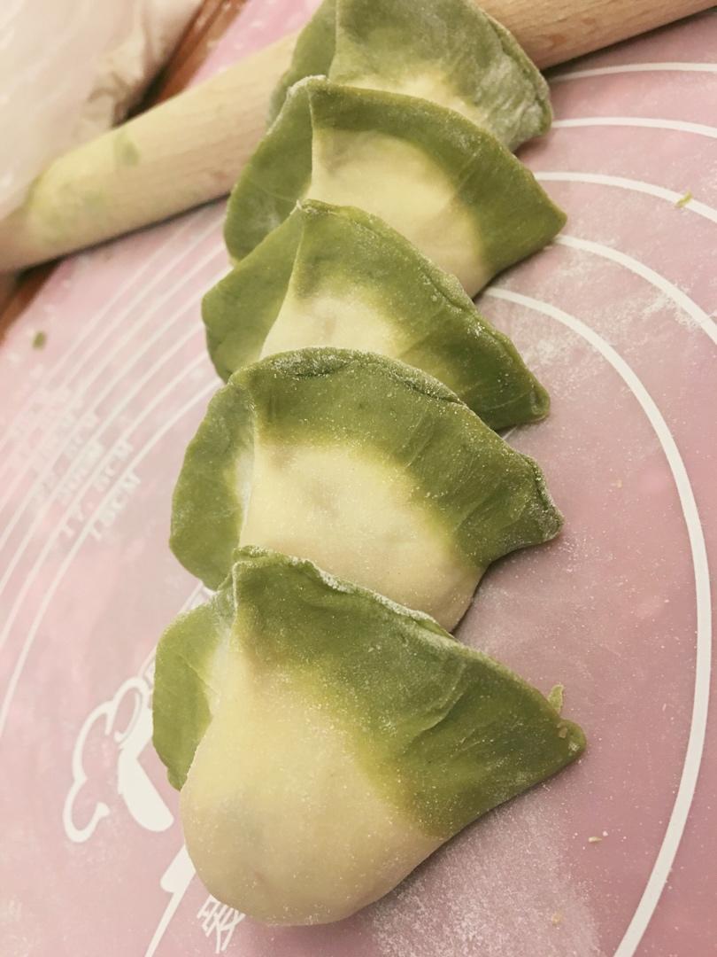 大肚饺子包法——后附视频  (胡萝卜牛肉馅儿)