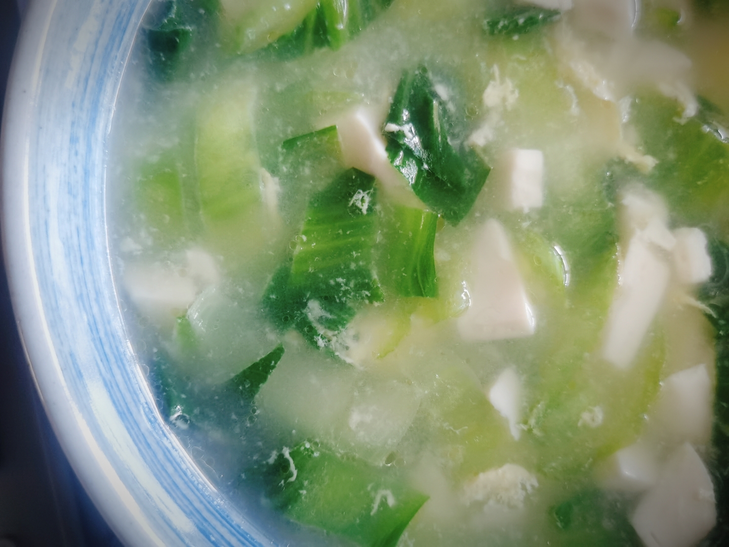 简单好喝的青菜豆腐汤💯的做法