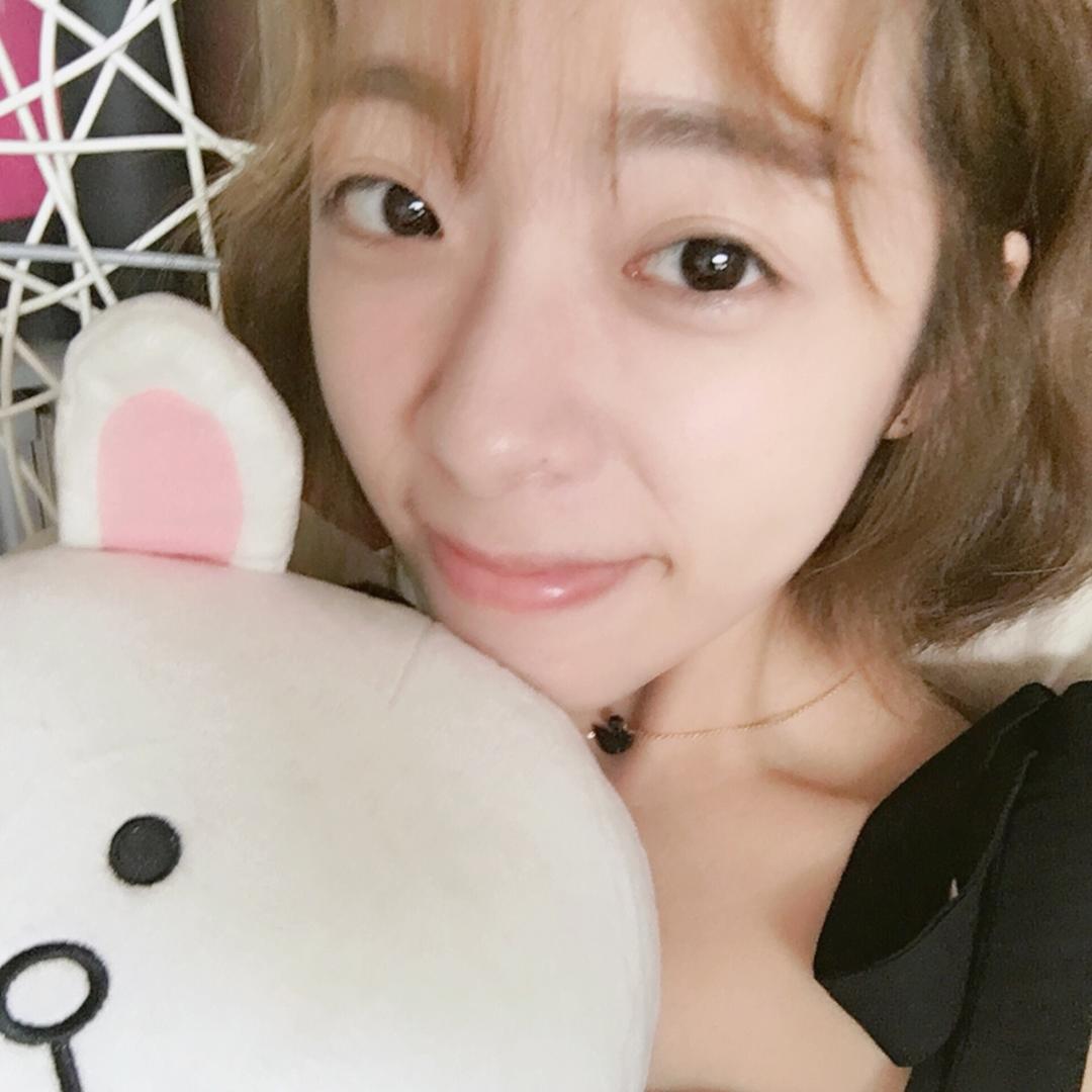 爱喝奶茶的三小姐