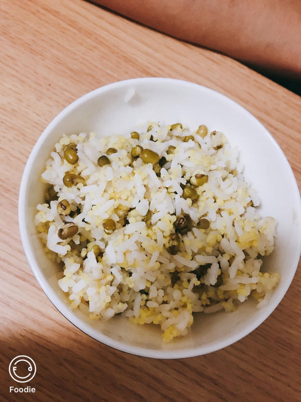 绿豆二米饭(电饭煲版、一人份)