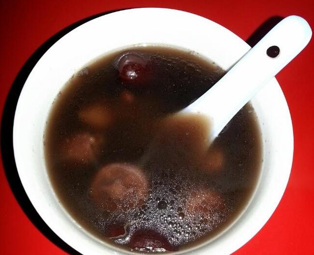 黑豆猪尾汤的做法