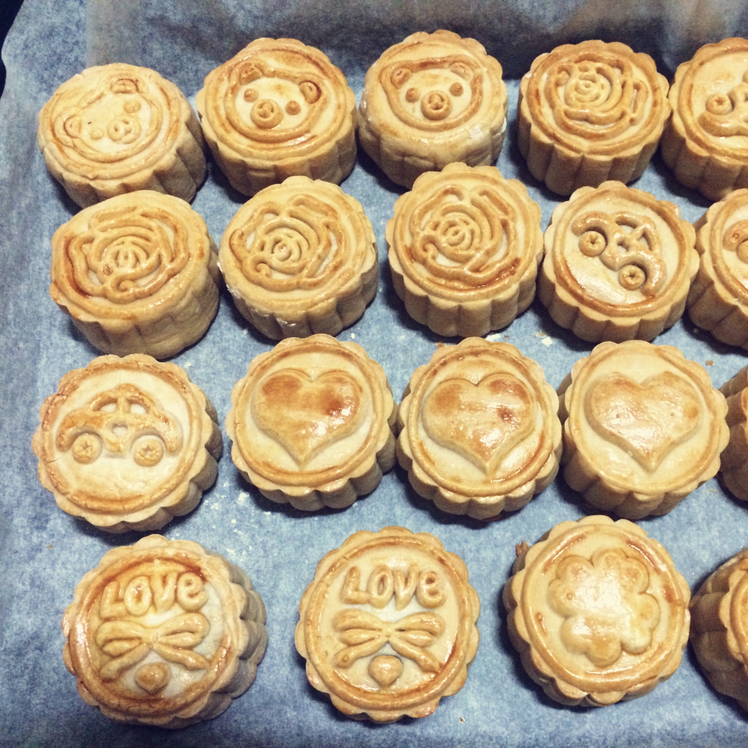 广式月饼—蛋黄莲蓉月饼