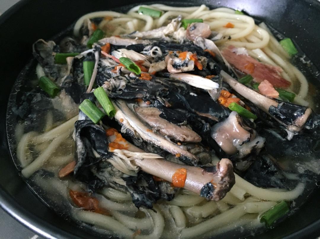 枸杞红枣乌鸡汤