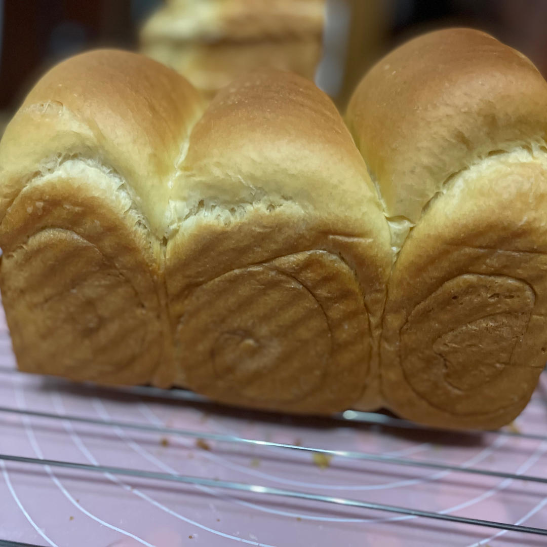 🍞消耗淡奶油吐司｜无黄油｜软绵绵｜奶香浓郁