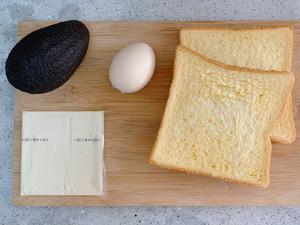 早餐/爆浆芝士牛油果西多士的做法 步骤1