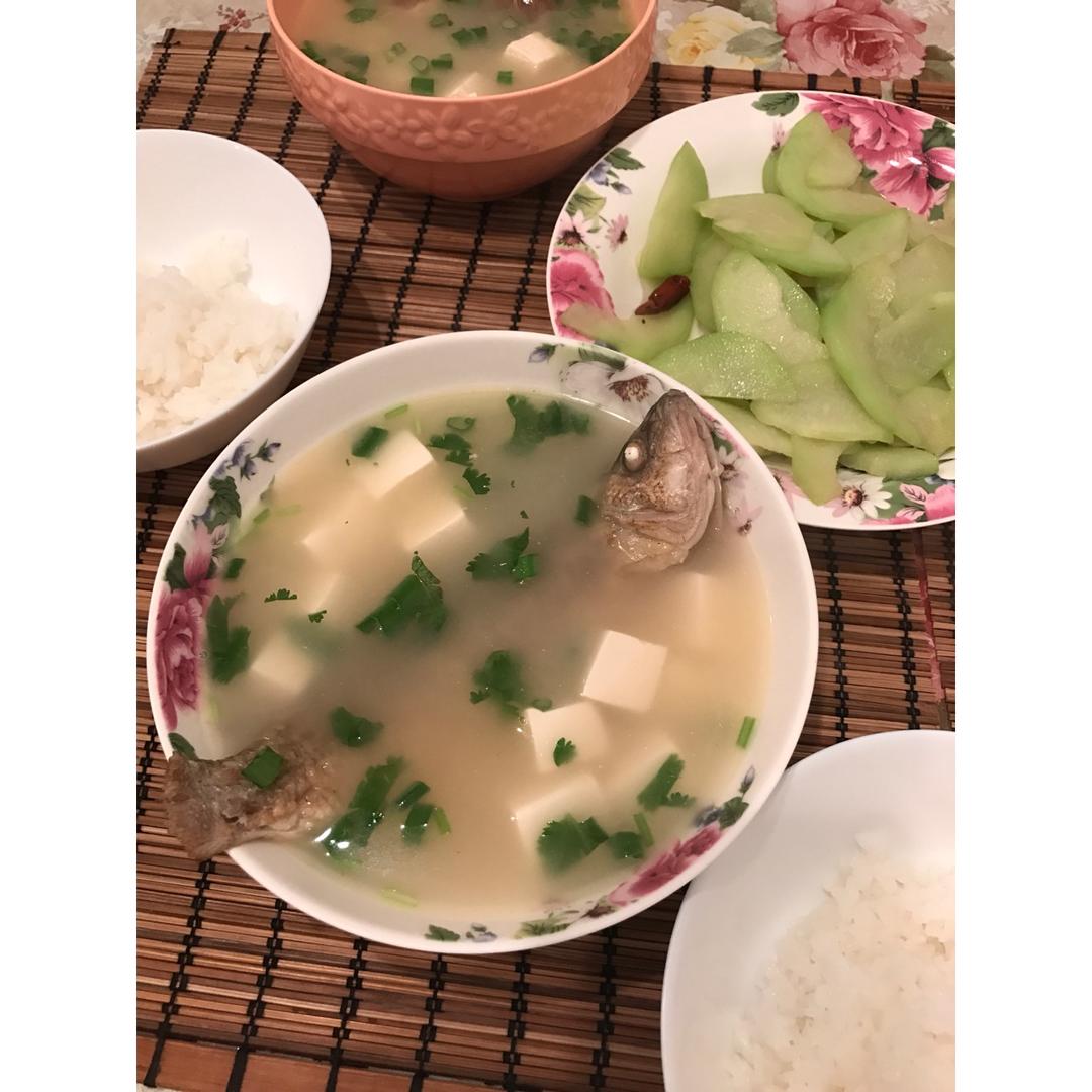奶白鲫鱼汤