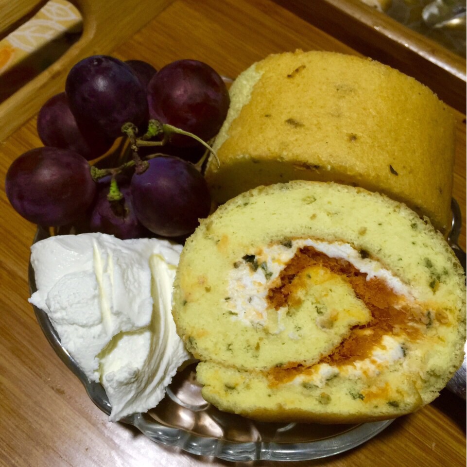 小葱肉松瑞士卷