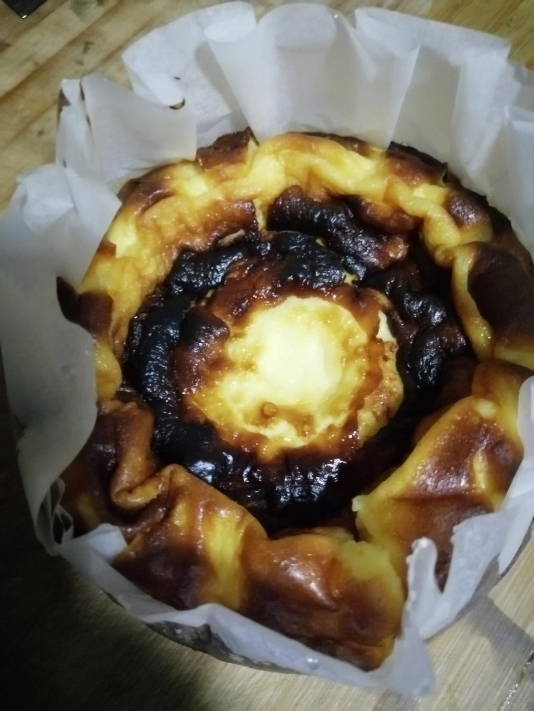 巴斯克式烤芝士蛋糕[超简单][搬运]