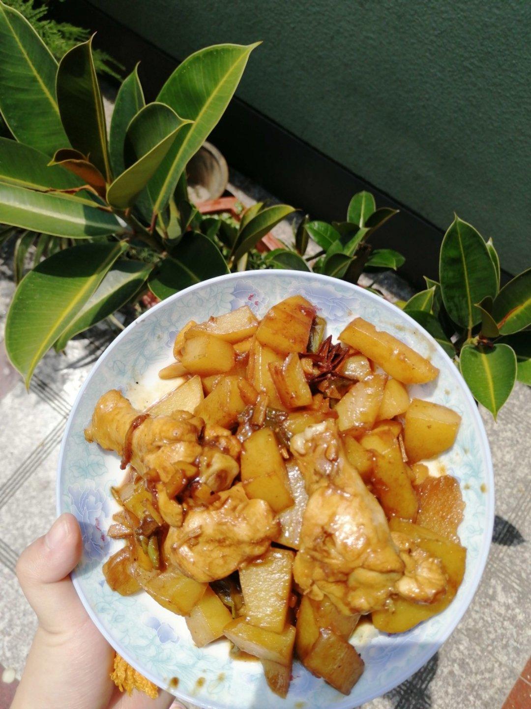 鸡腿红烧土豆（独家做法超简单）