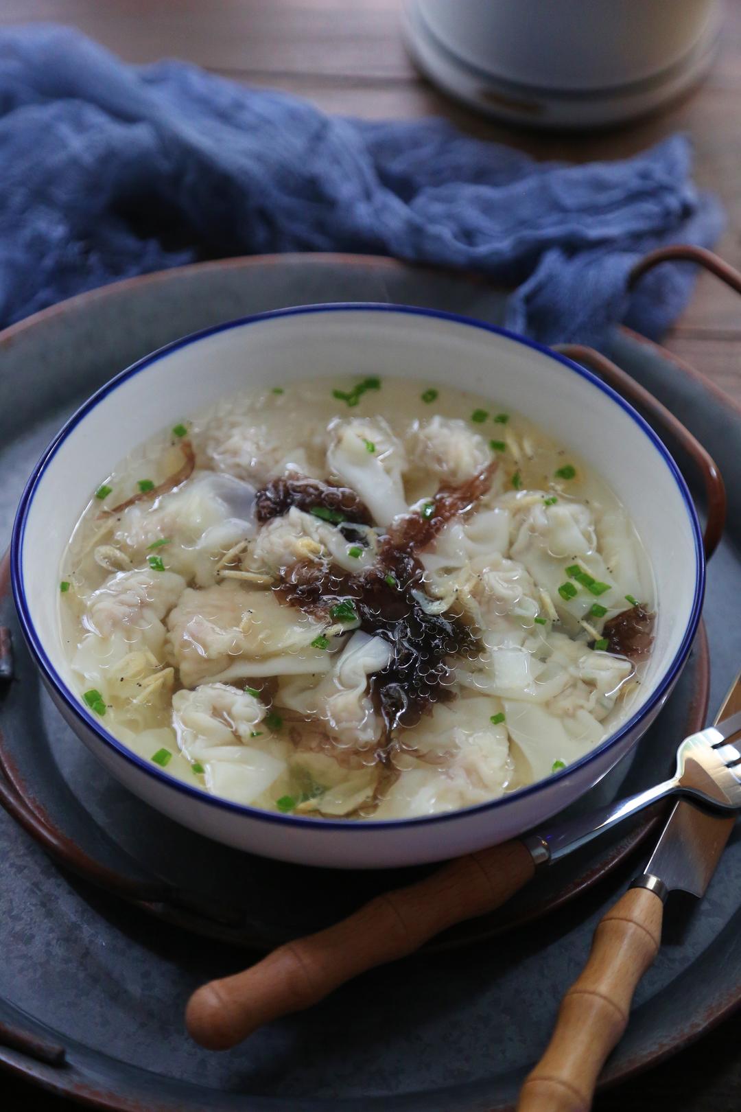 【高汤小馄饨的做法步骤图,高汤小馄饨怎么做好吃】神马的66_下厨房