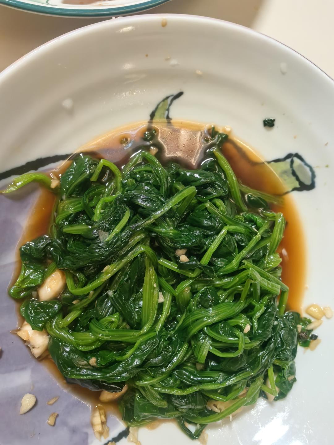 凉拌菠菜(家传秘方)