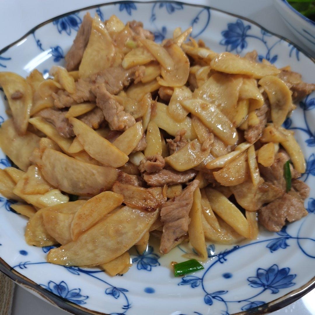 茭白这样做百吃不厌，茭白炒肉