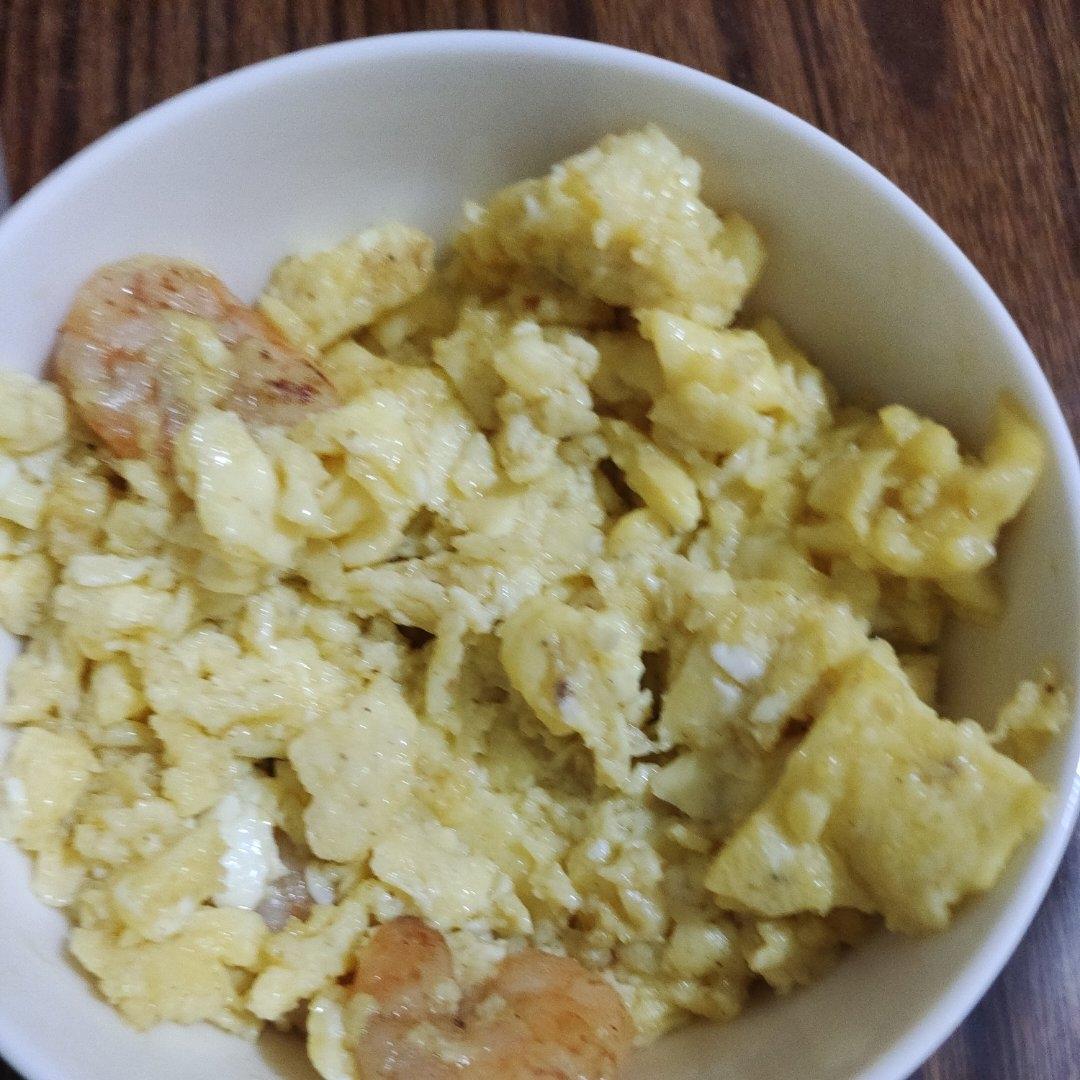 港式茶餐厅滑蛋虾仁饭