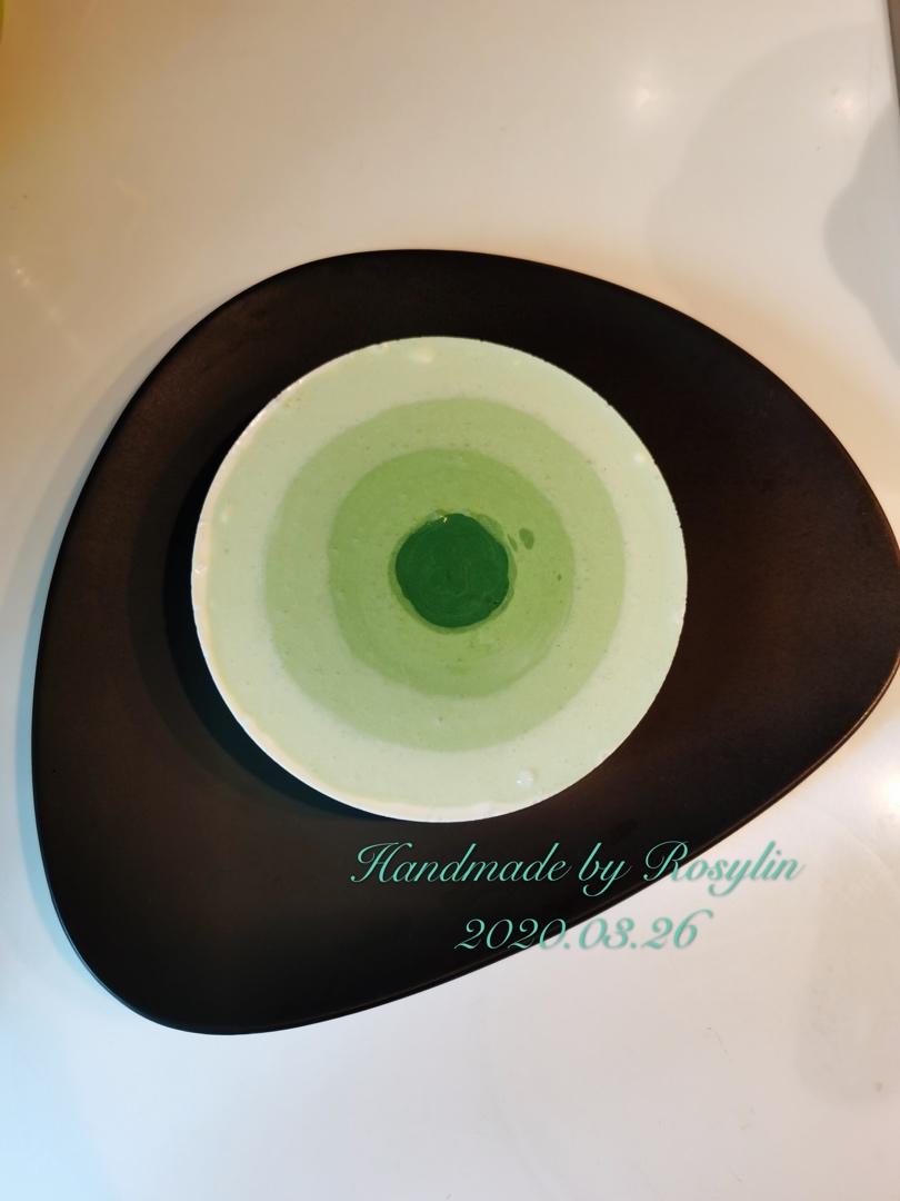 渐变抹茶慕斯蛋糕：我Amanda带着既美又作的抹茶甜点又来了！【曼食慢语】
