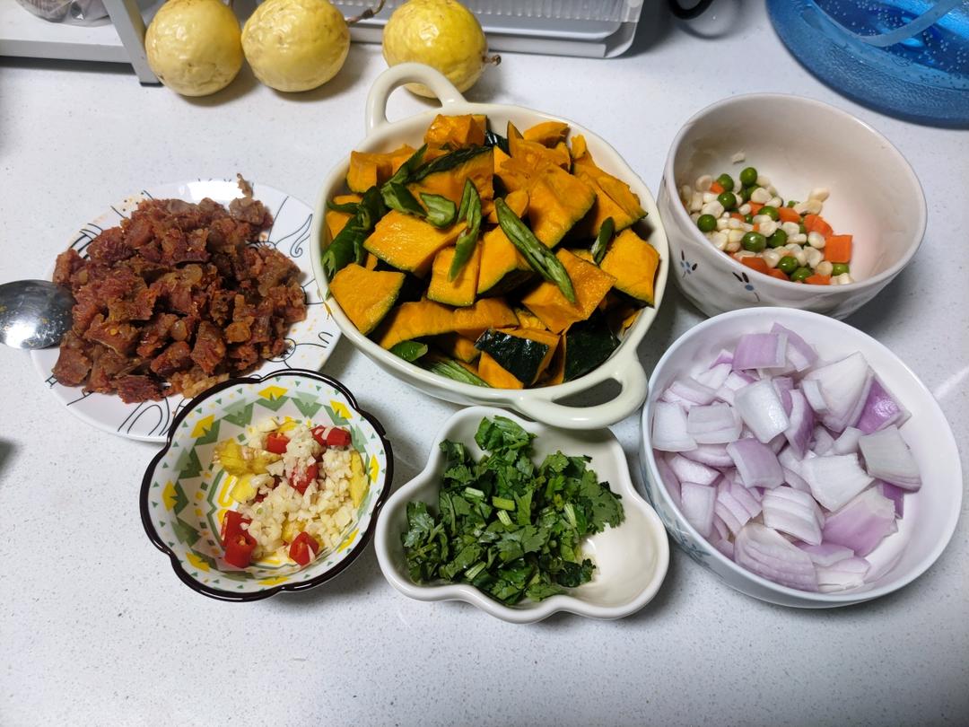 懒人版贝贝南瓜焖饭🎃